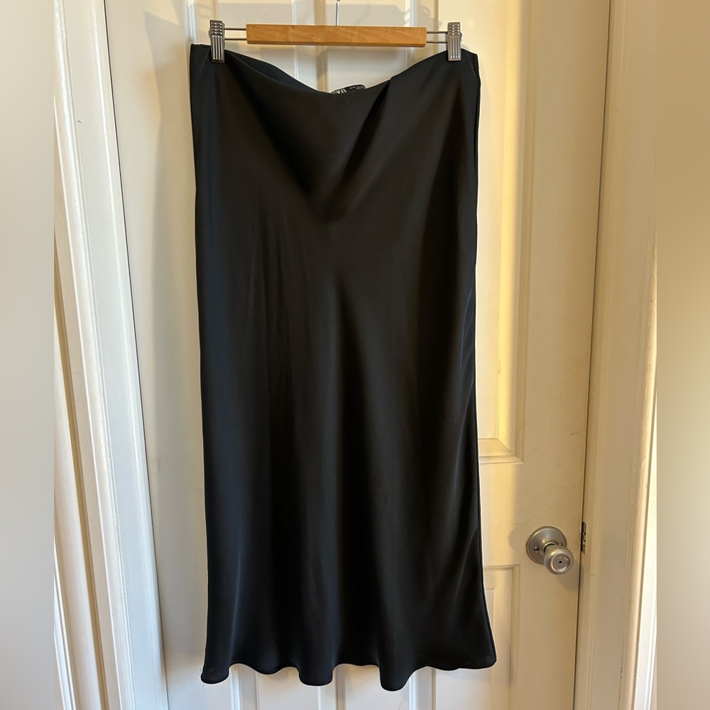 Zara Black Satin Effect Slip Skirt